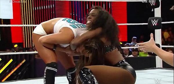  Nikki Bella vs Naomi Extreme Rules 2015.